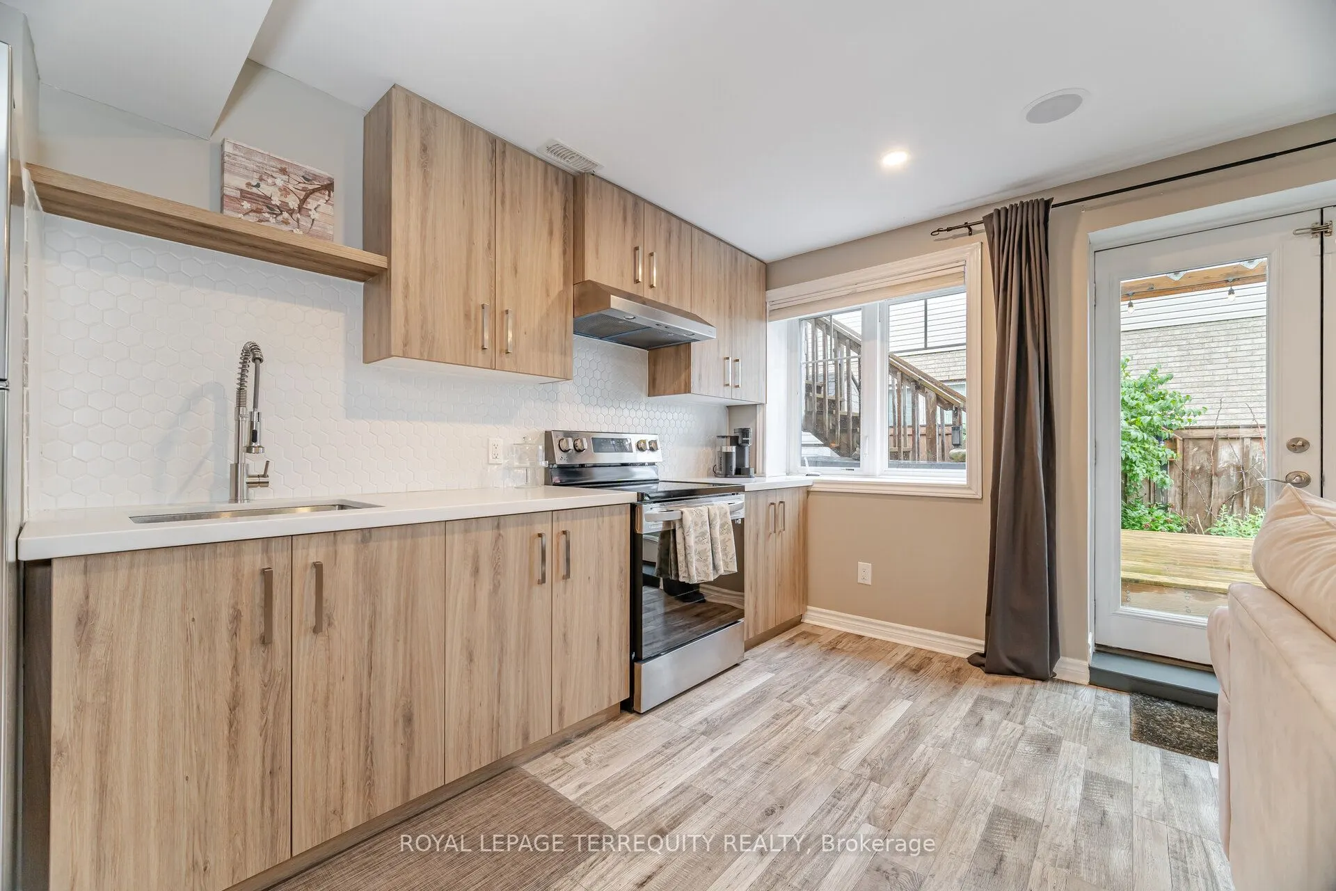 387 Gravel Ridge Trail