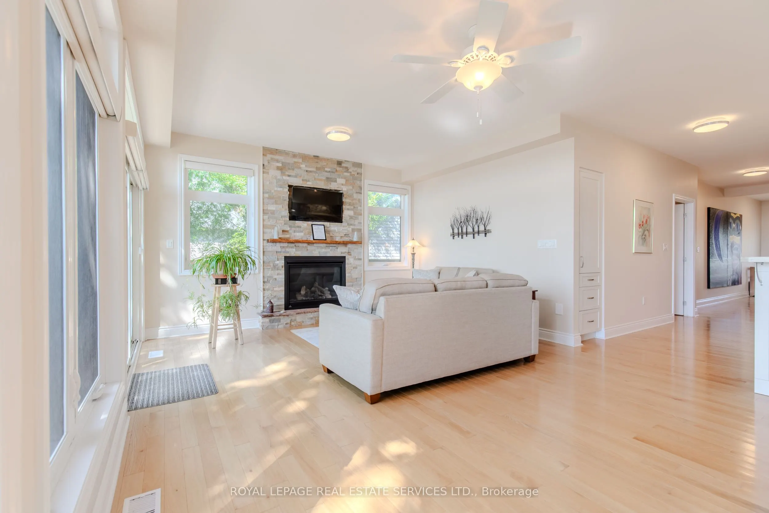 72 Lakeside Drive