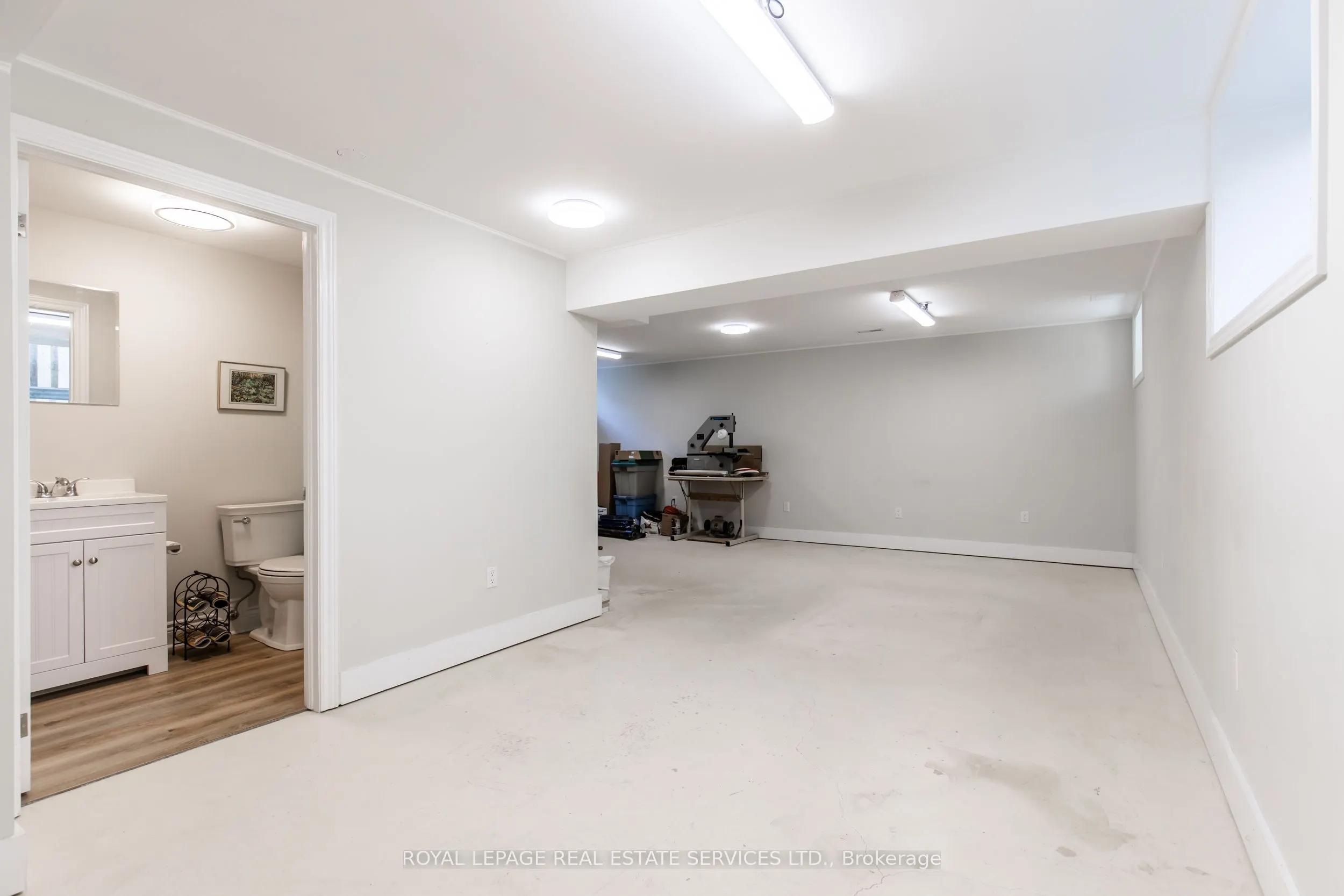 72 Lakeside Drive