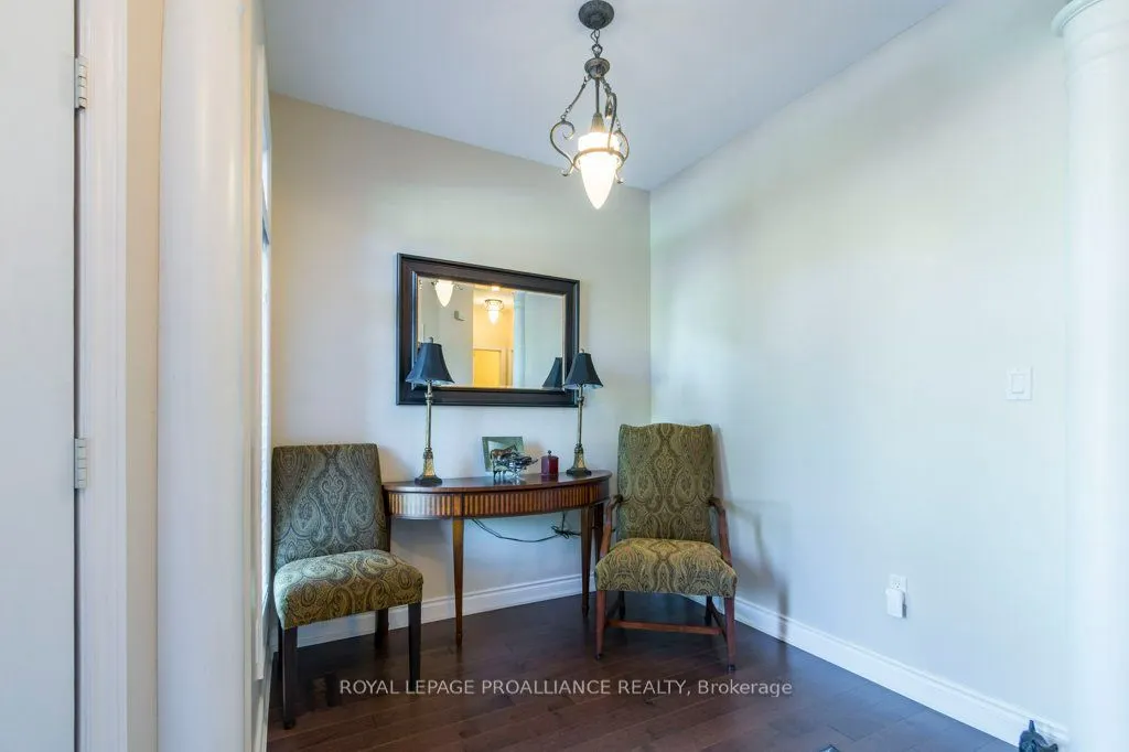 355 Dundas Street W, #2