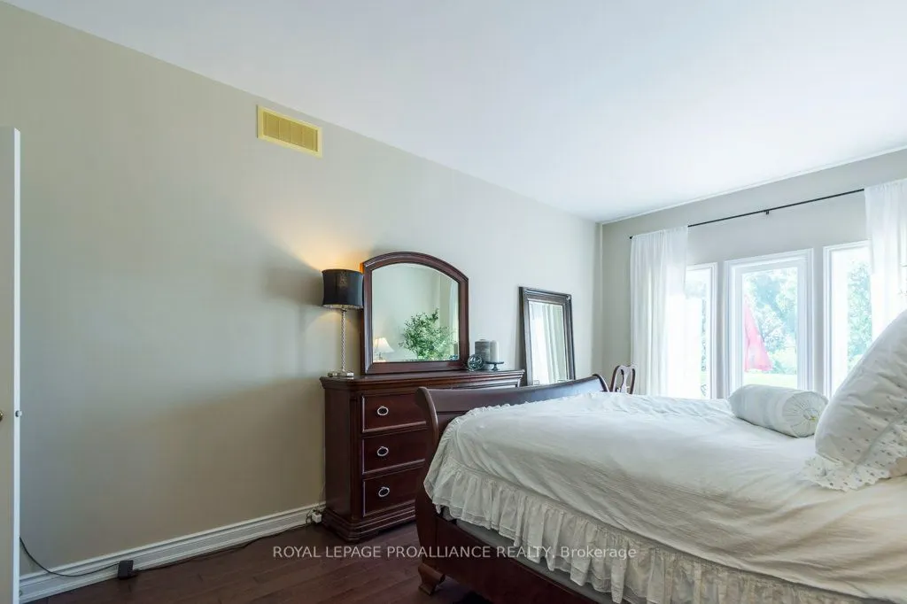 355 Dundas Street W, #2