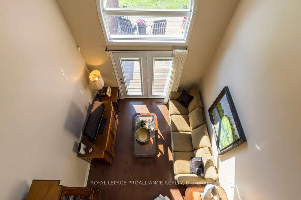 355 Dundas Street W, #2