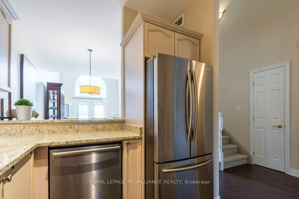 355 Dundas Street W, #2