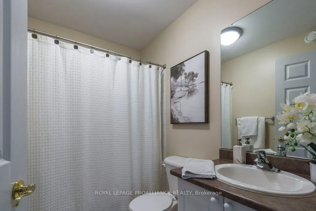 355 Dundas Street W, #2