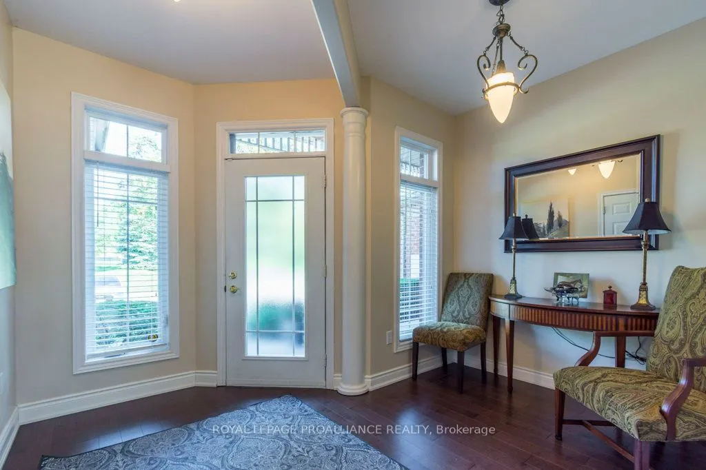 355 Dundas Street W, #2