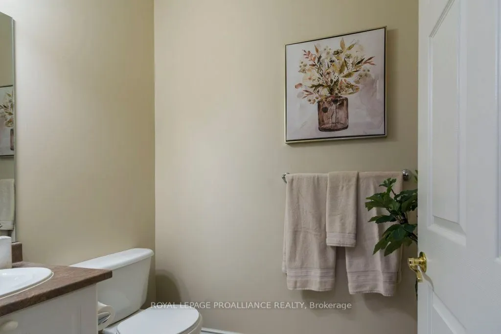 355 Dundas Street W, #2