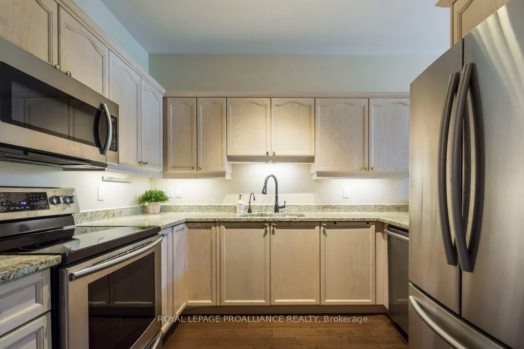 355 Dundas Street W, #2