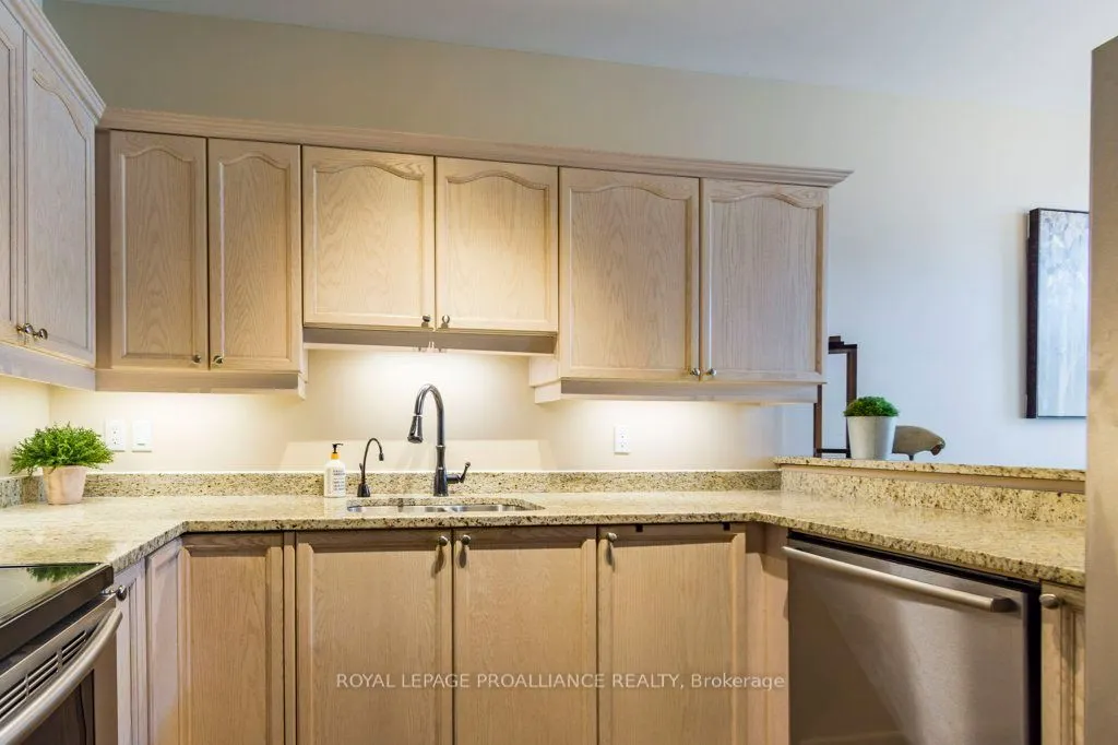 355 Dundas Street W, #2