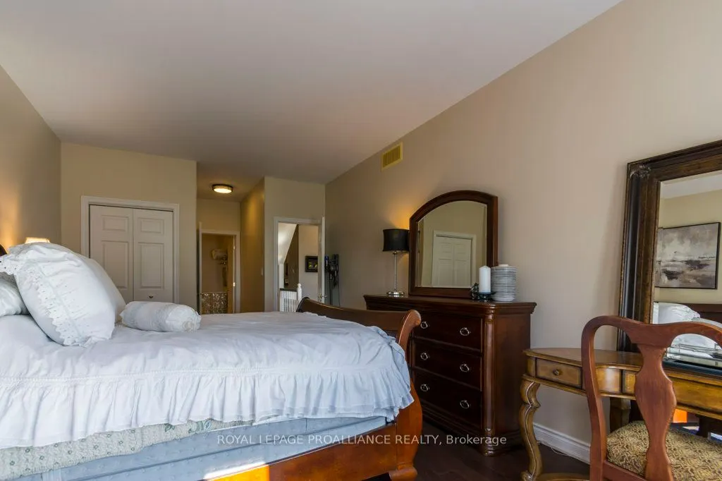 355 Dundas Street W, #2