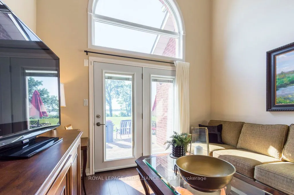 355 Dundas Street W, #2