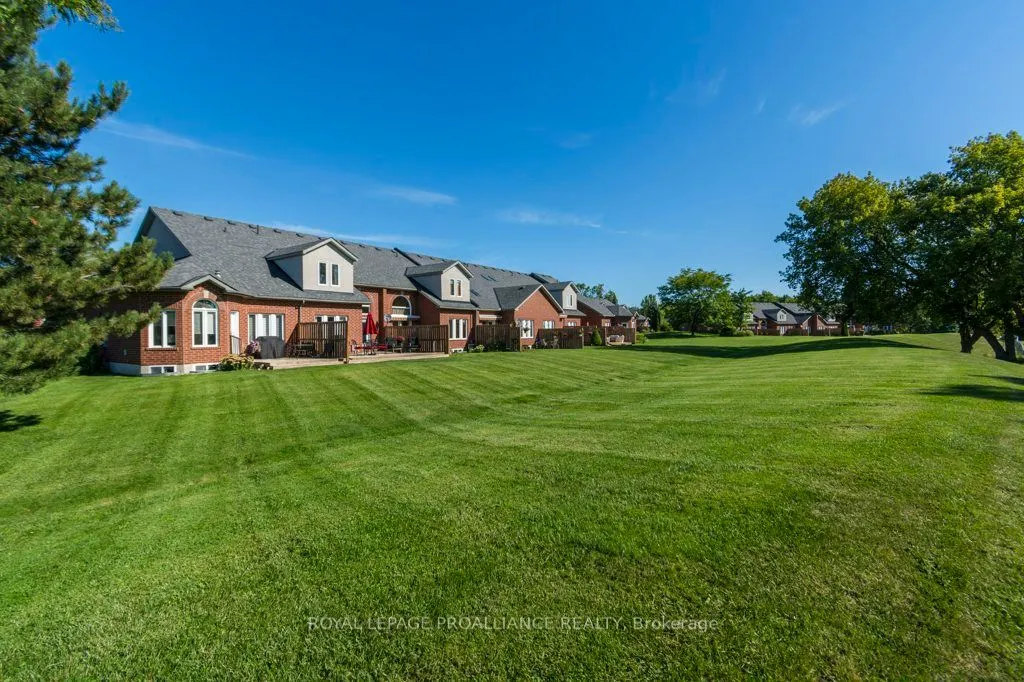 355 Dundas Street W, #2