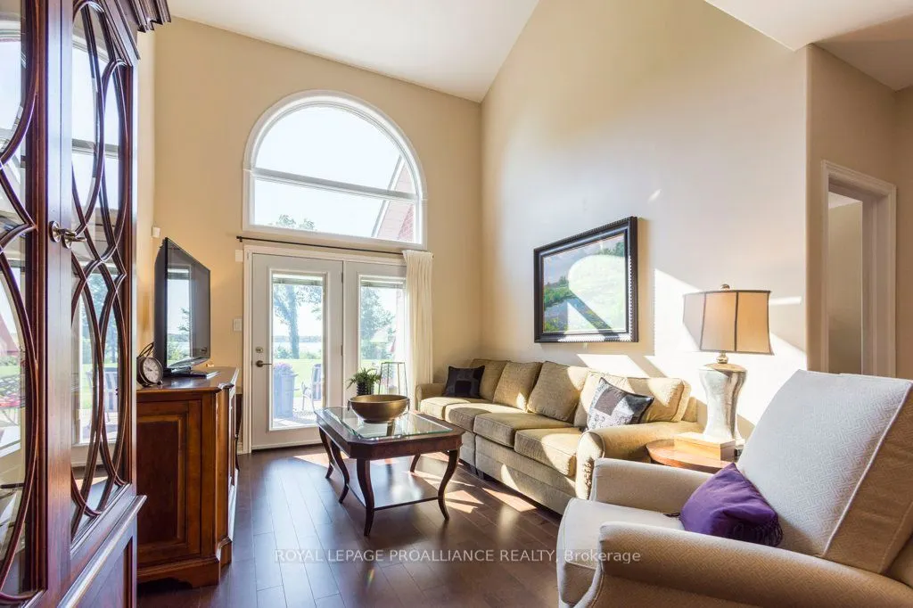 355 Dundas Street W, #2