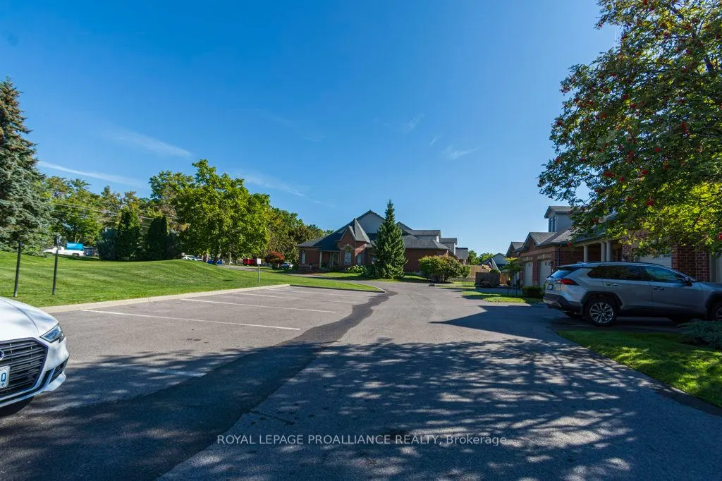 355 Dundas Street W, #2