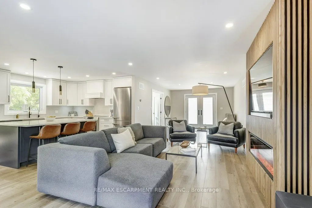 542 PARIS Road