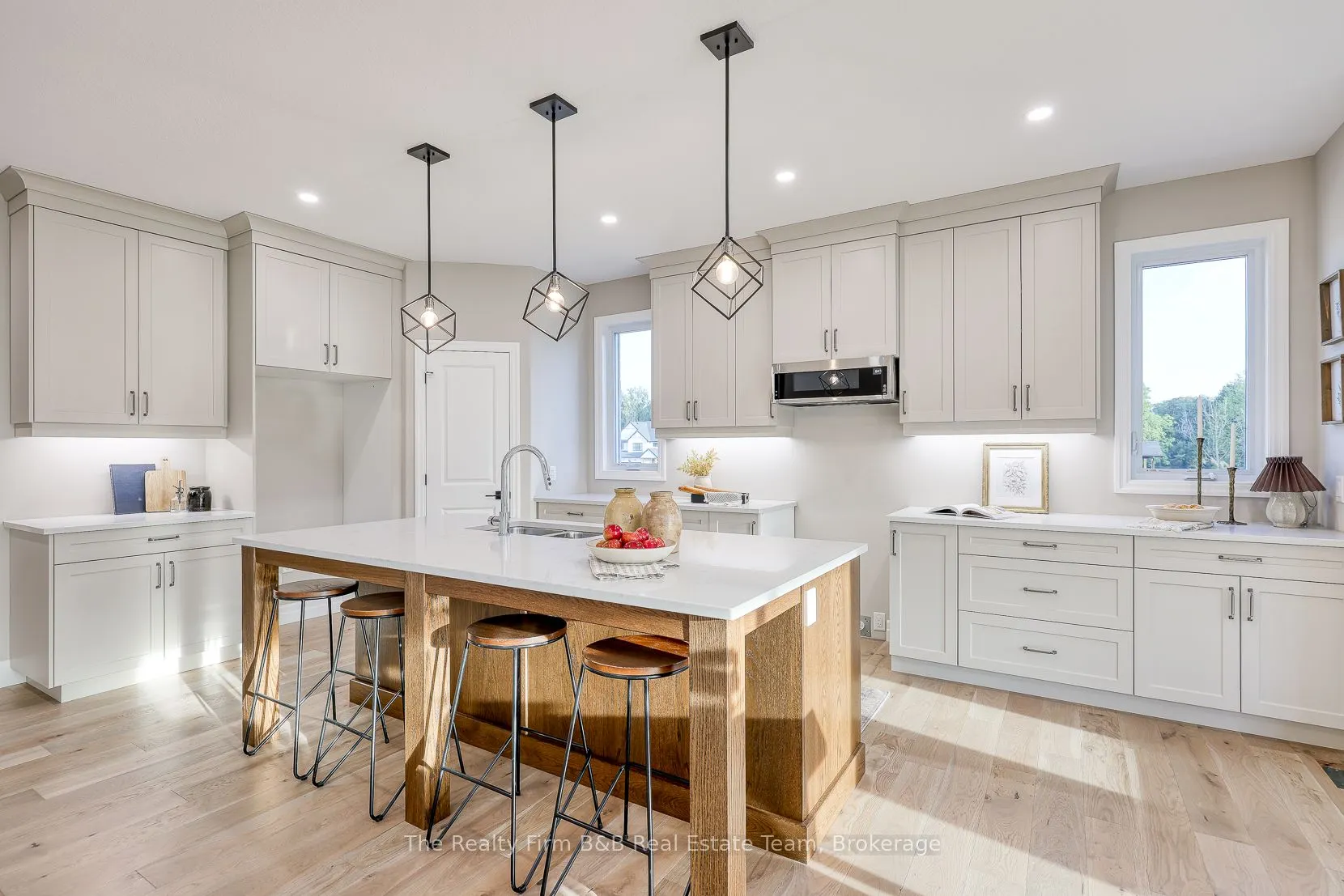 100 GRAYDON Drive