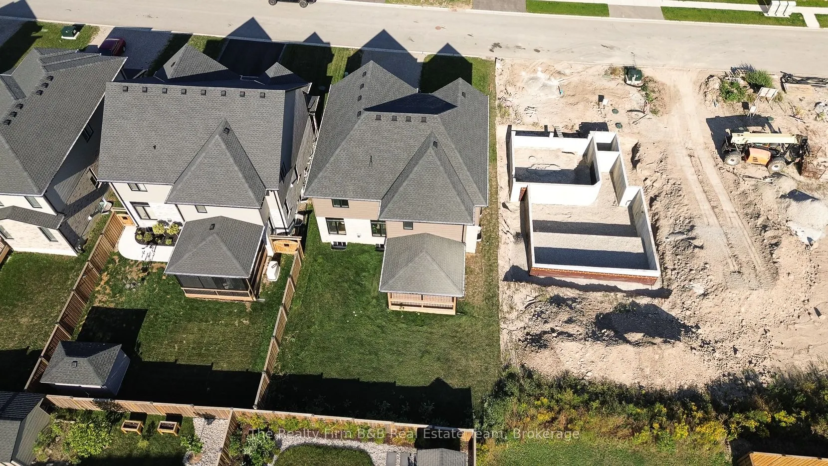 100 GRAYDON Drive