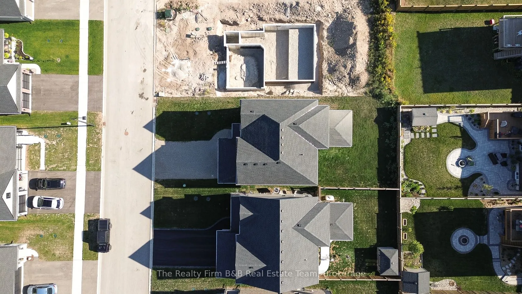 100 GRAYDON Drive