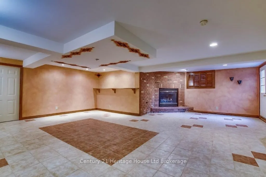 675 Lansdowne Avenue, #38