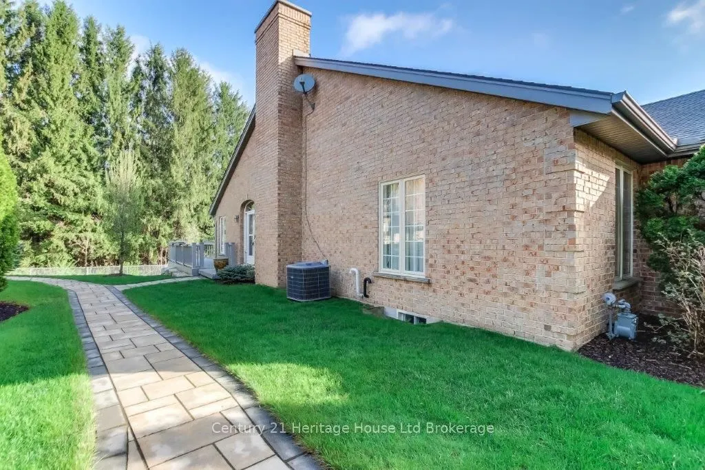 675 Lansdowne Avenue, #38