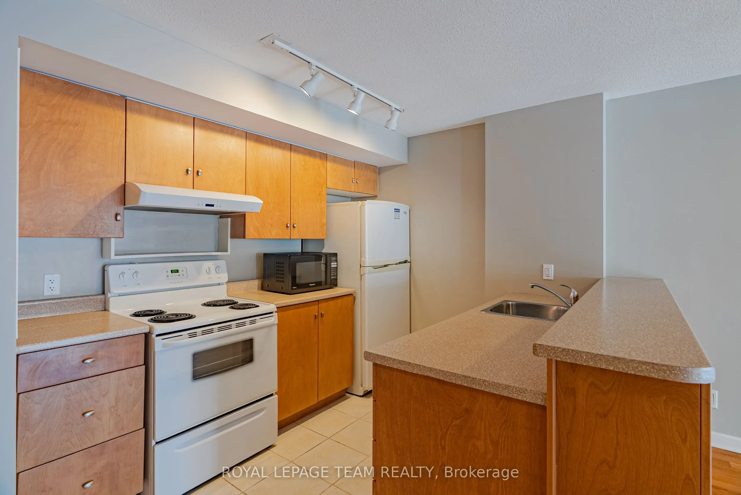 138 SOMERSET Street W, #804