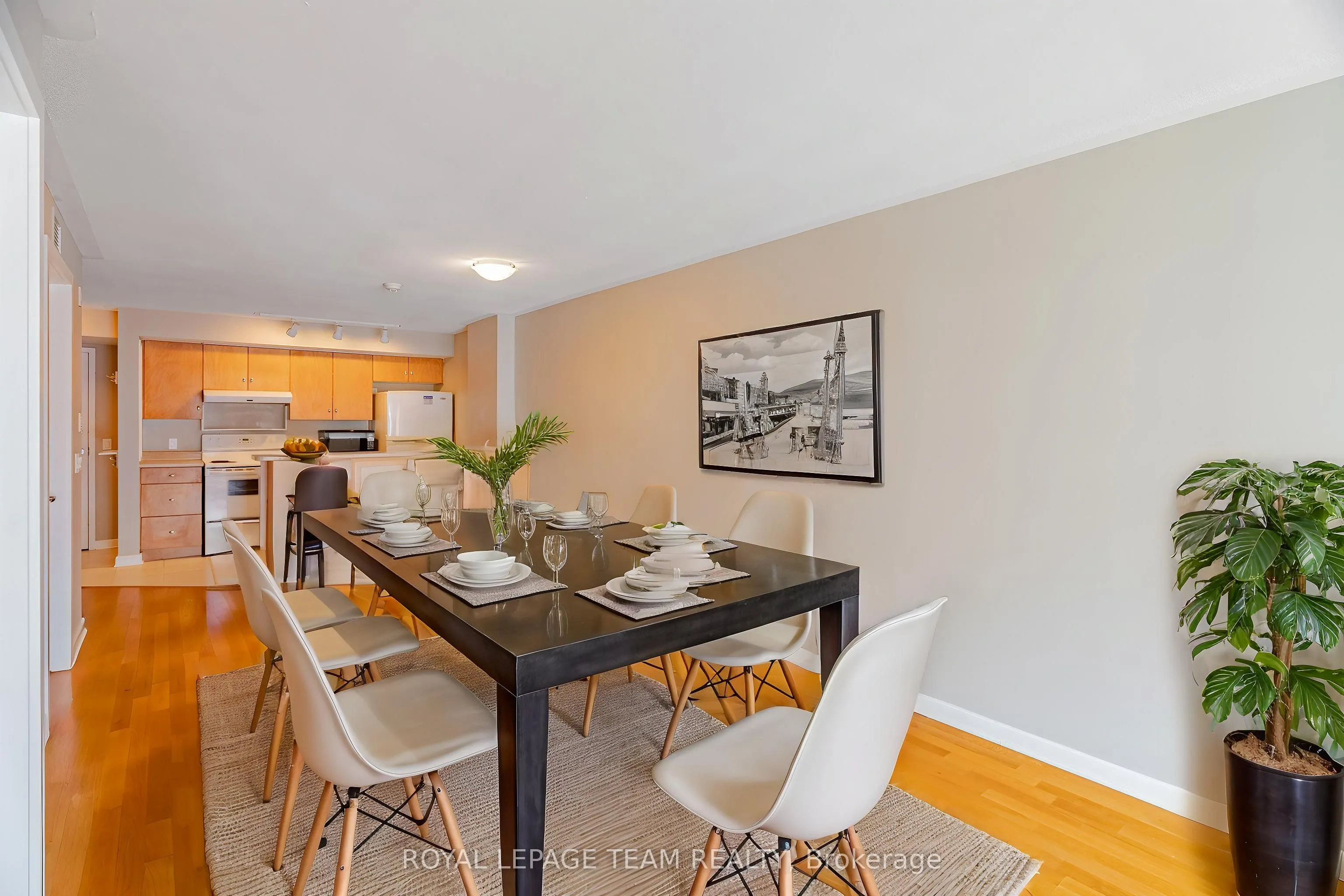 138 SOMERSET Street W, #804