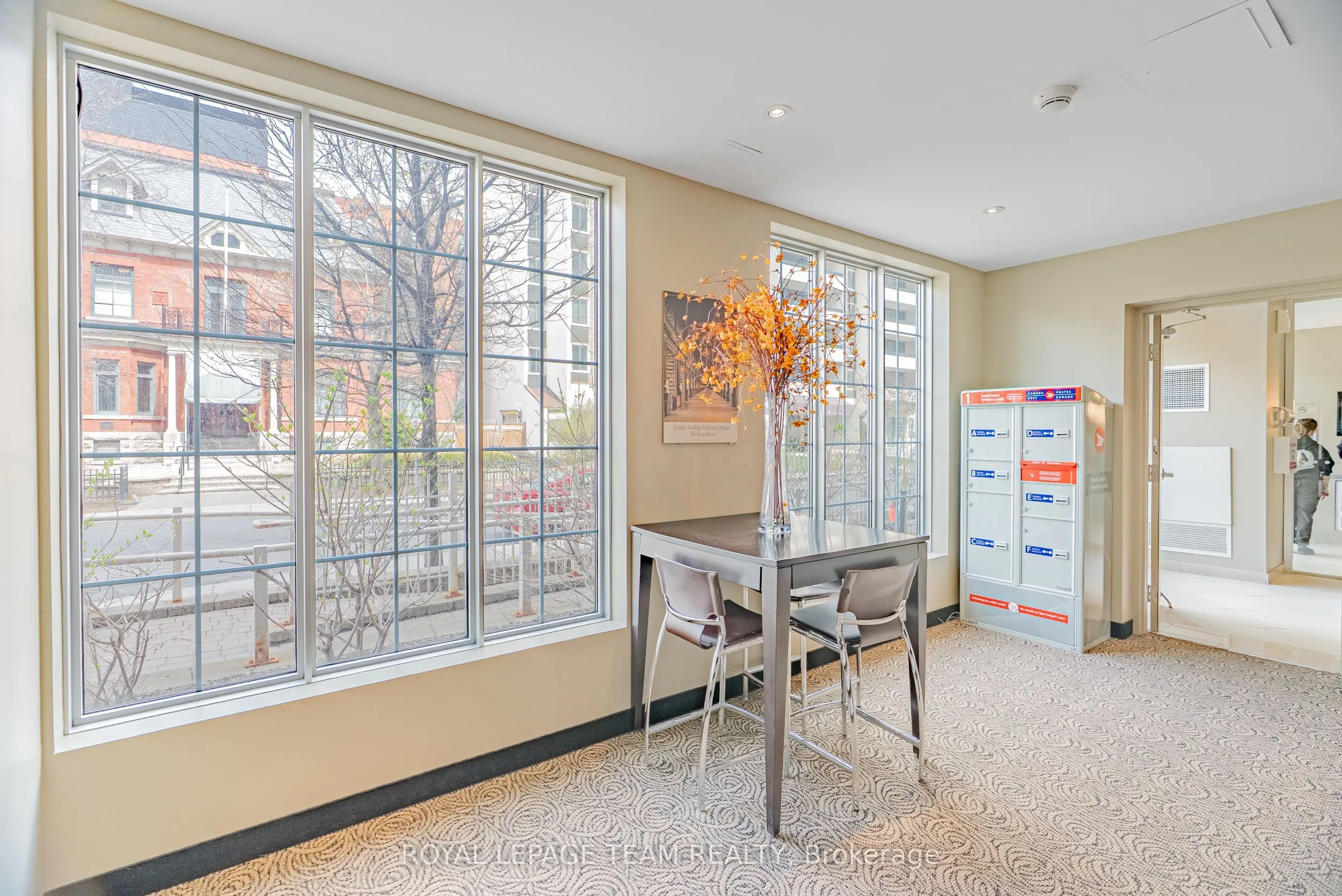 138 SOMERSET Street W, #804