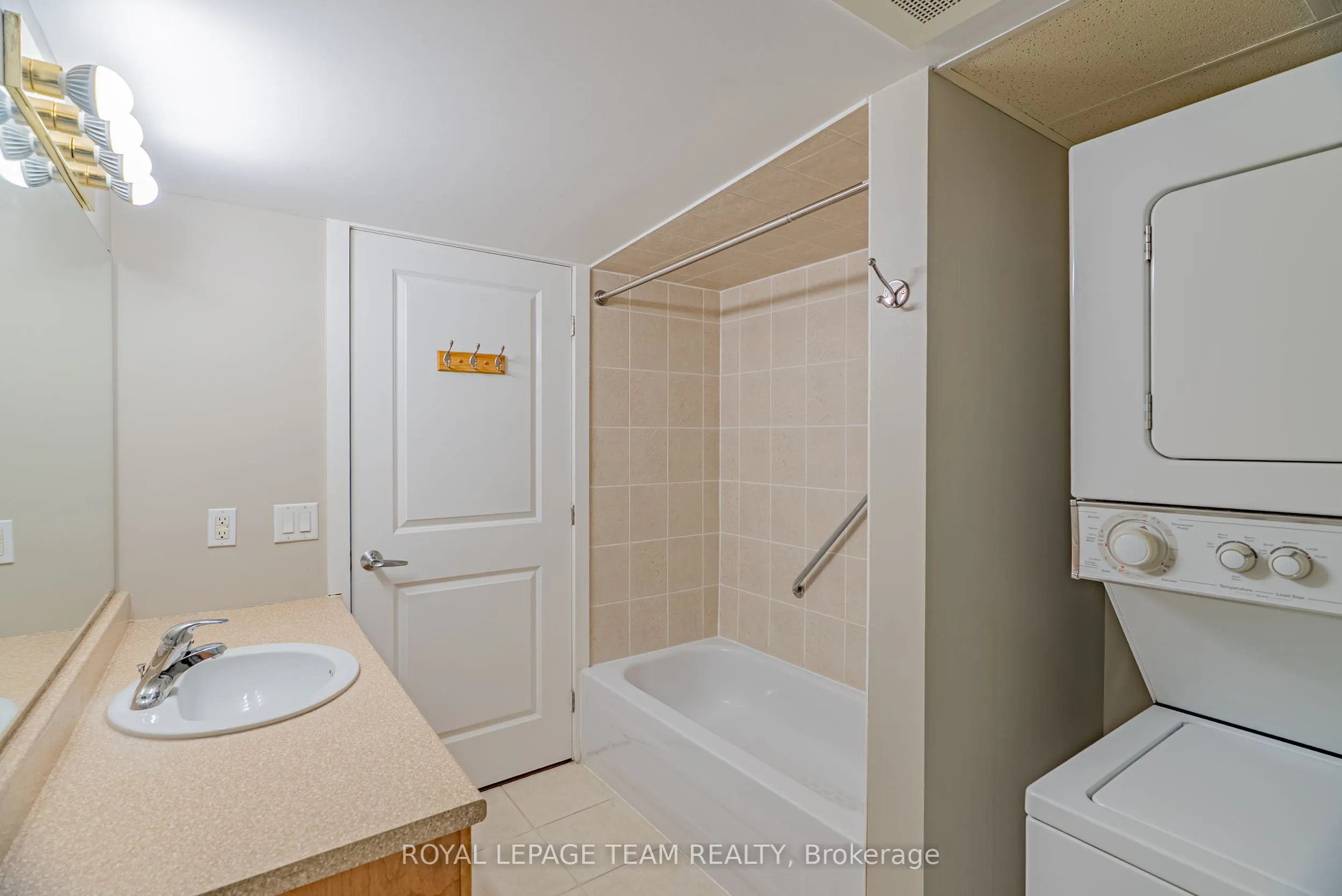 138 SOMERSET Street W, #804