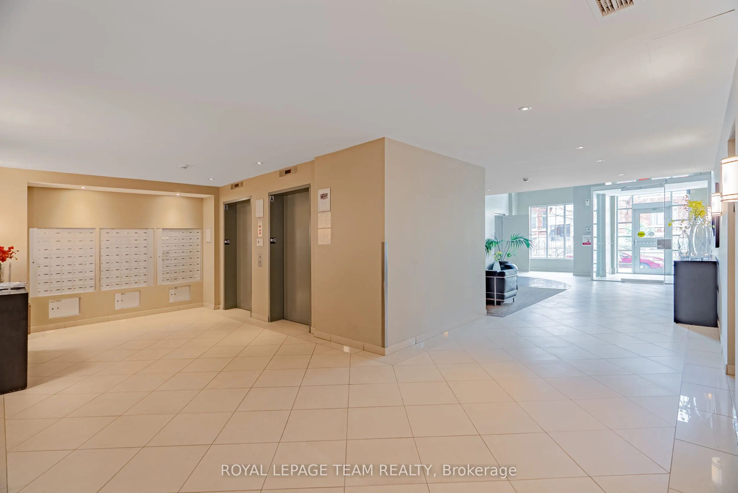 138 SOMERSET Street W, #804