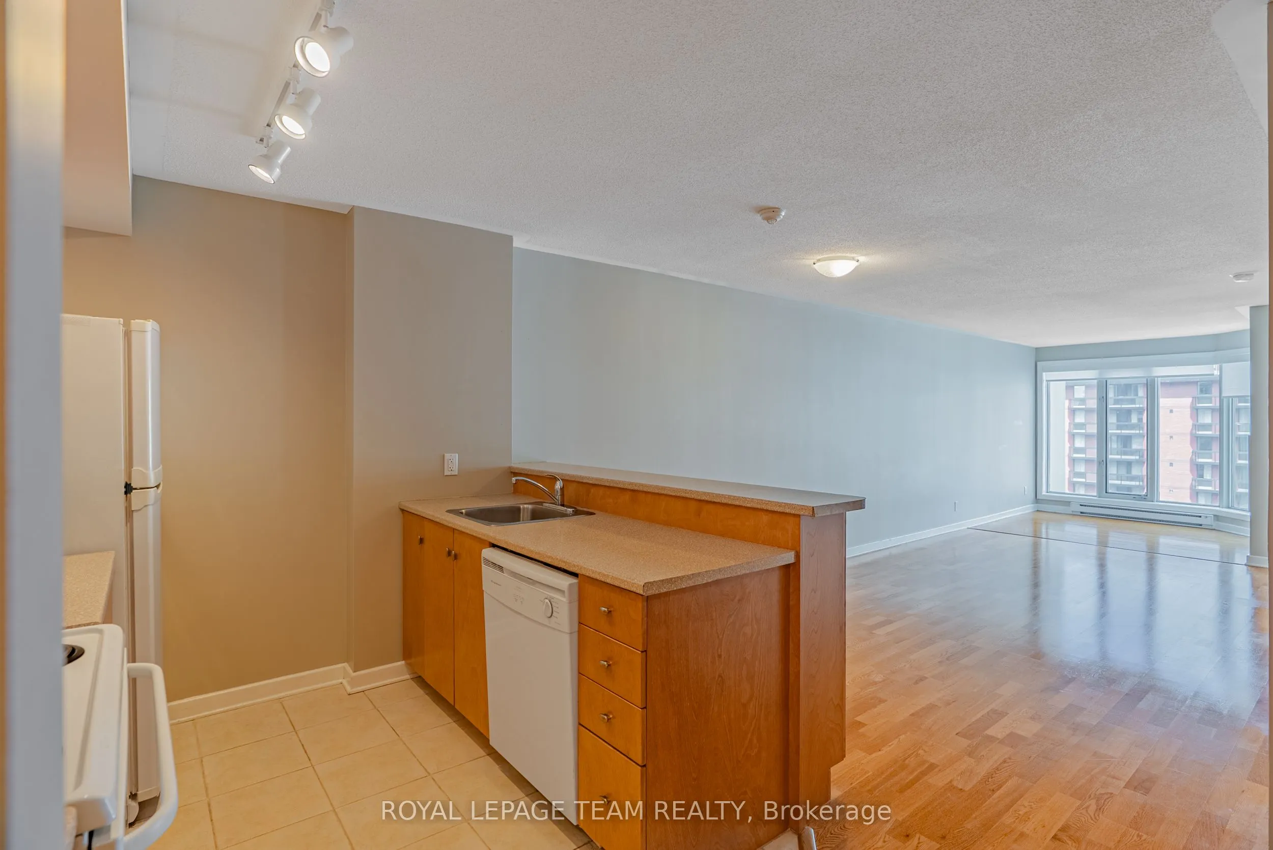 138 SOMERSET Street W, #804