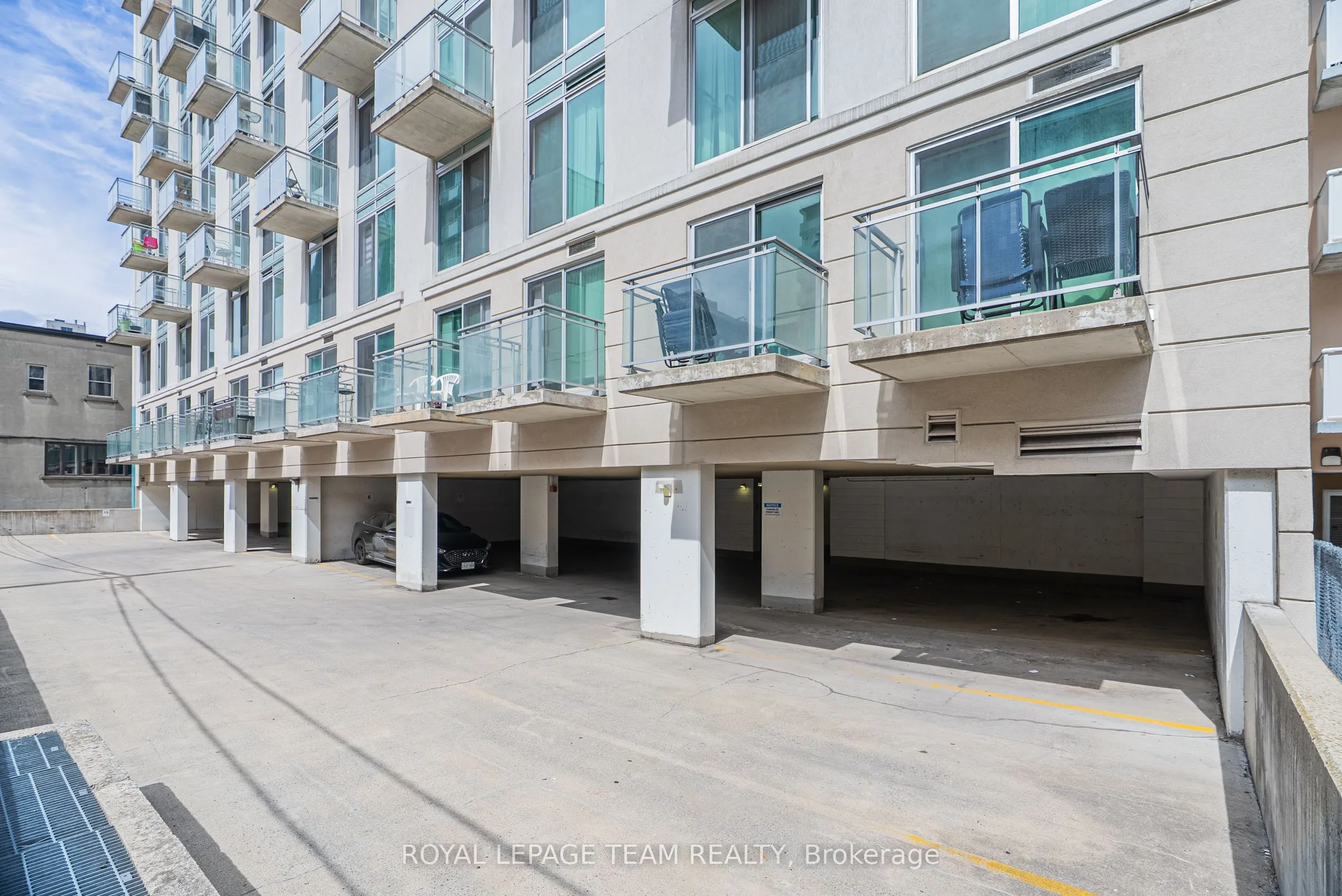 138 SOMERSET Street W, #804