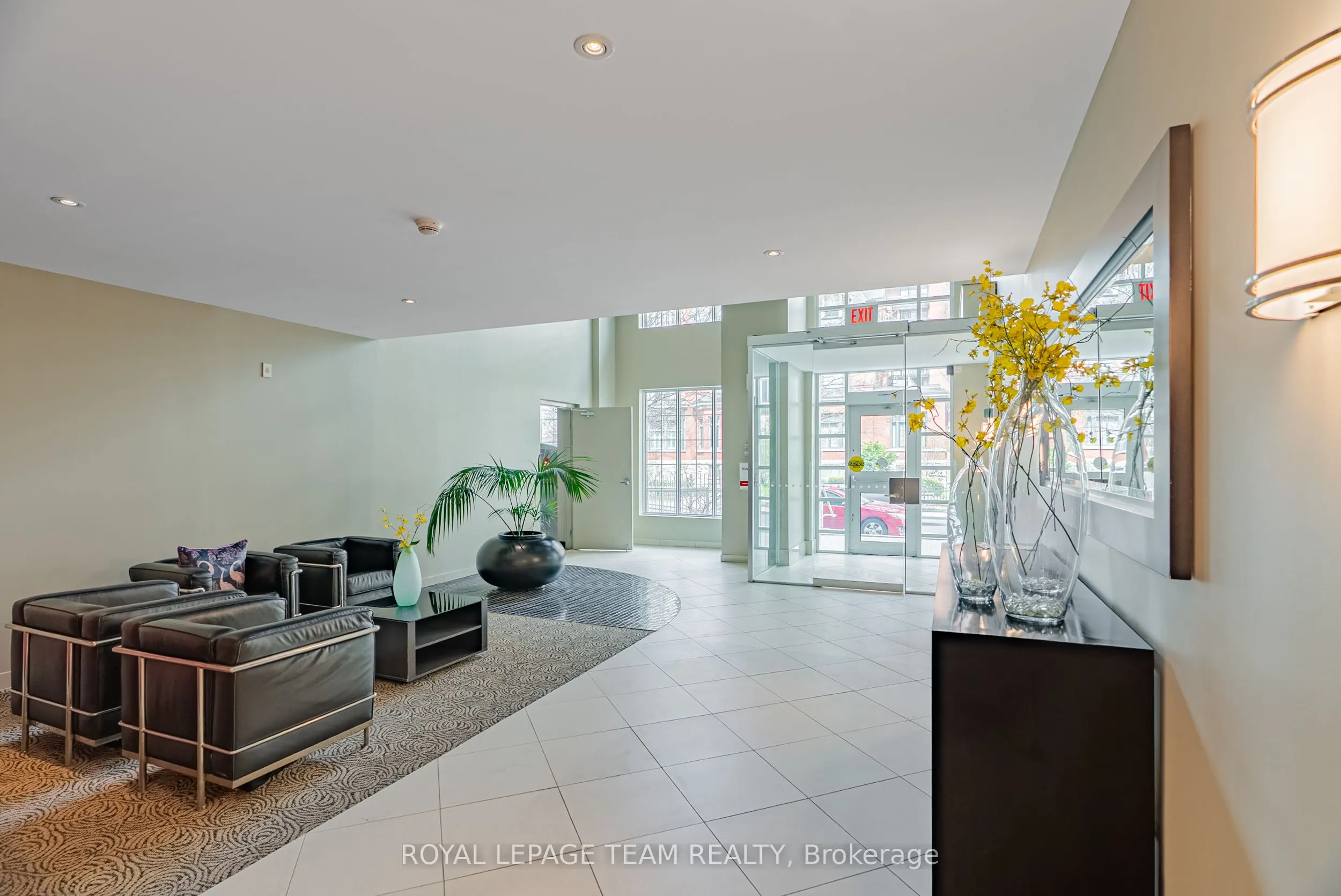 138 SOMERSET Street W, #804