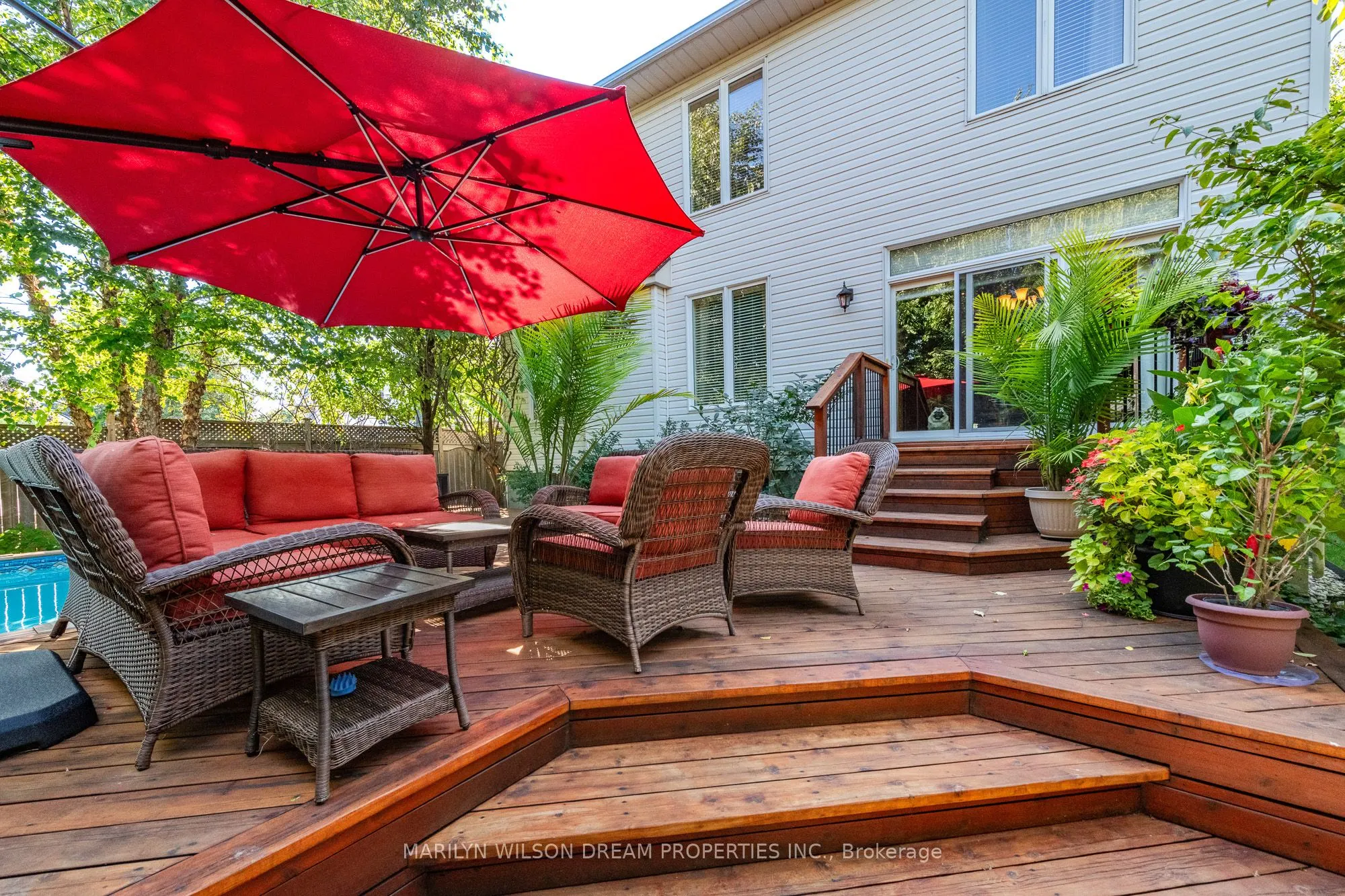 1095 Halton Terrace