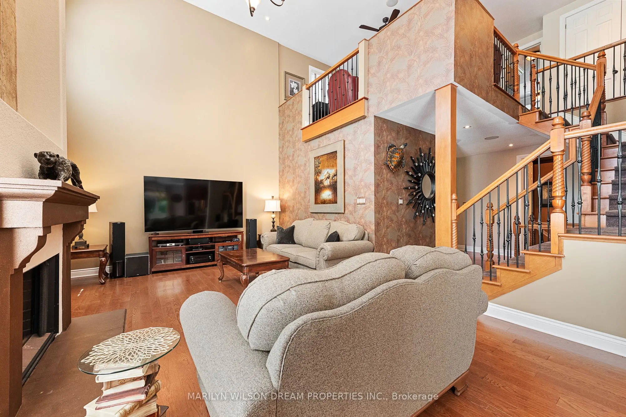 1095 Halton Terrace