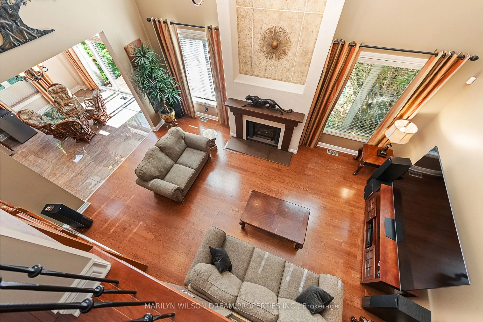1095 Halton Terrace