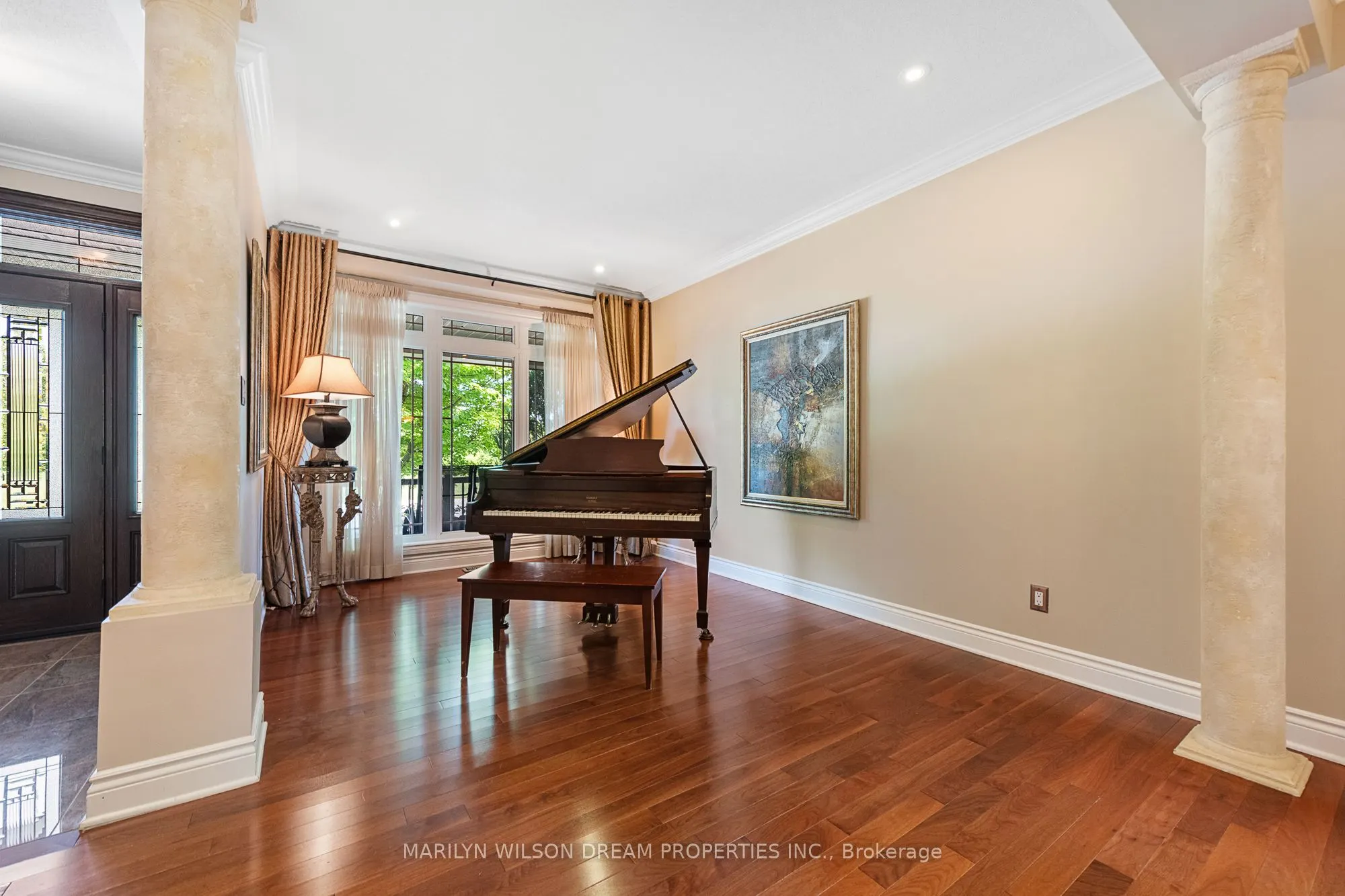 1095 Halton Terrace