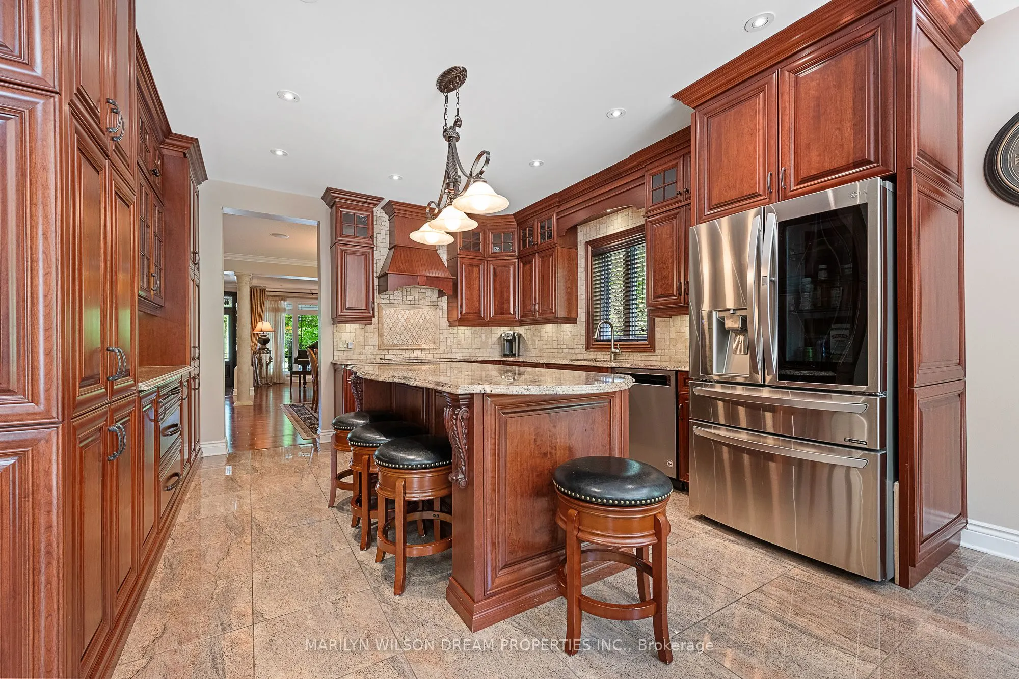 1095 Halton Terrace