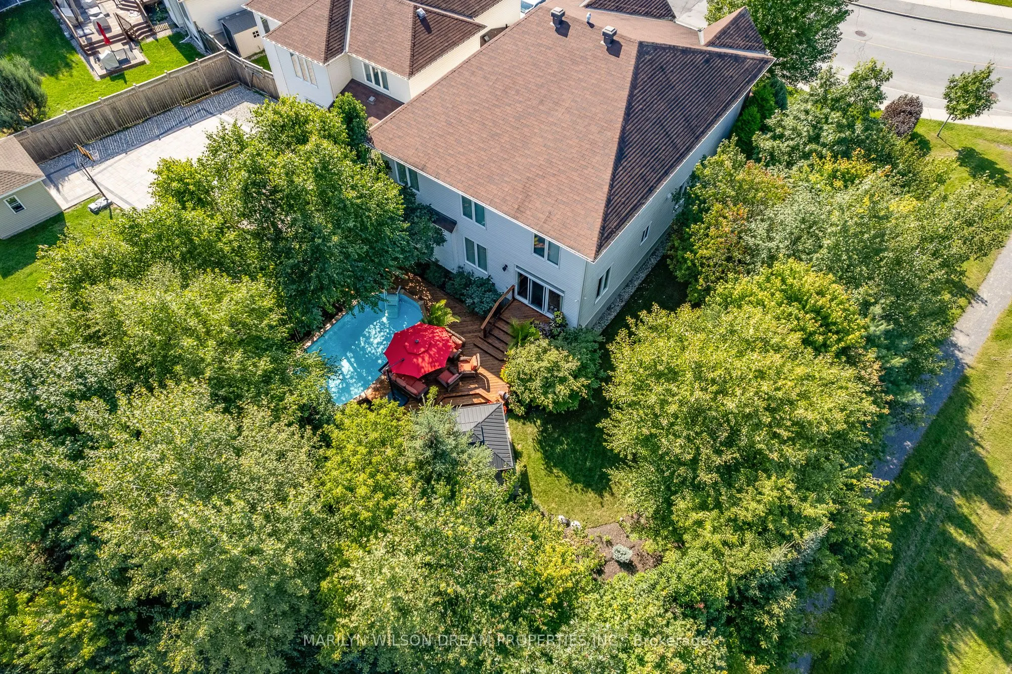 1095 Halton Terrace