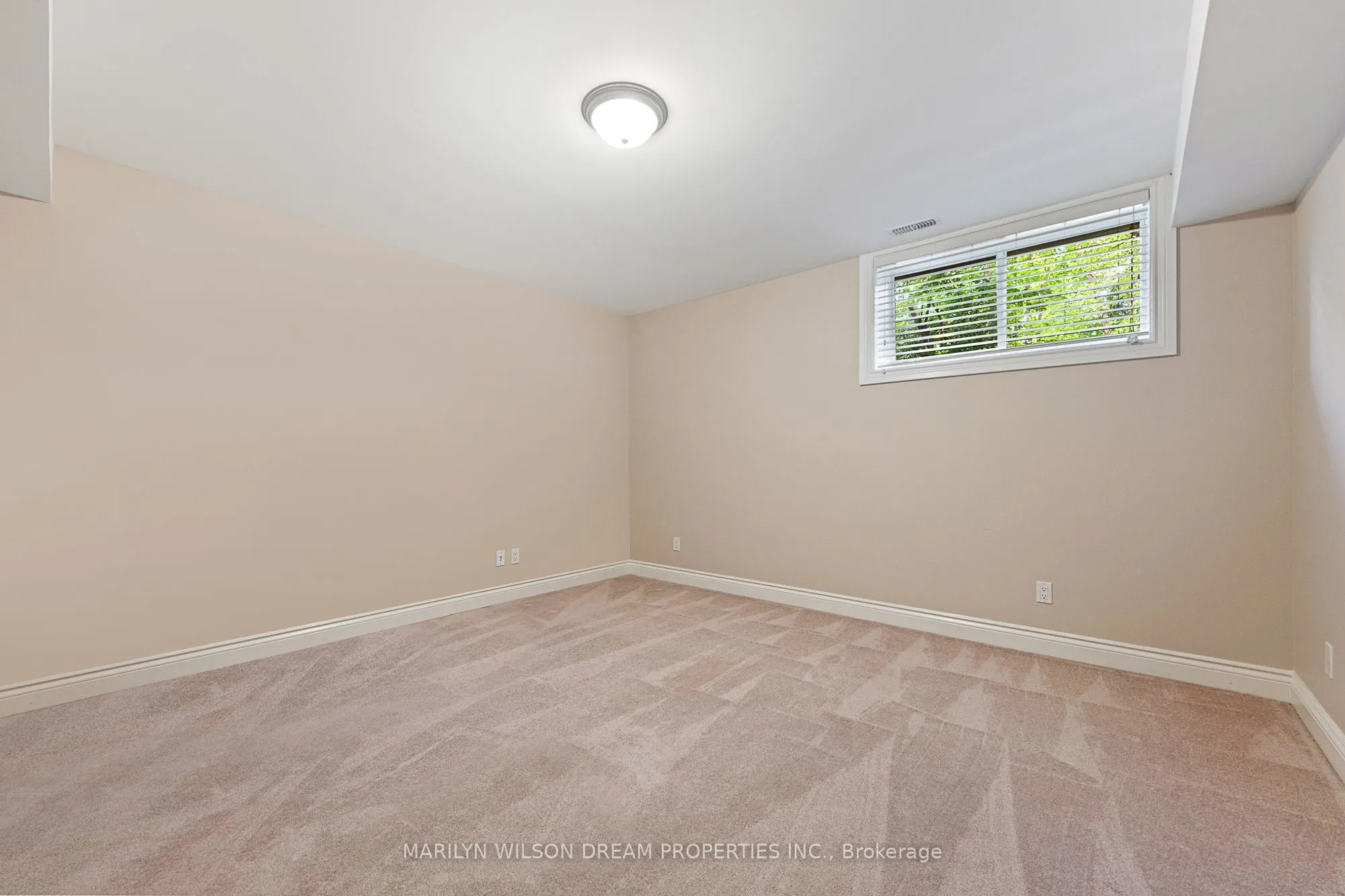 1095 Halton Terrace