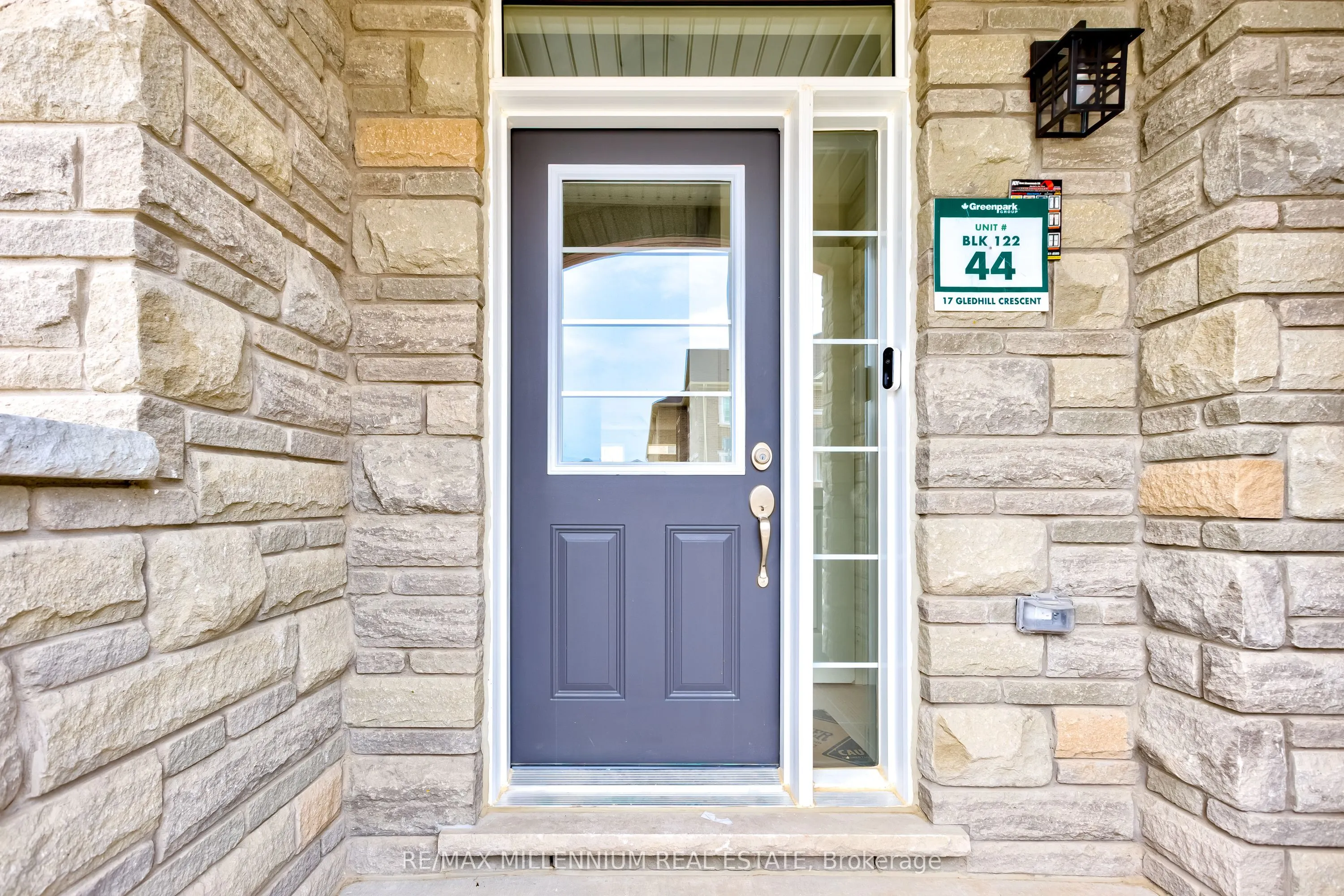 23 Gledhill Crescent