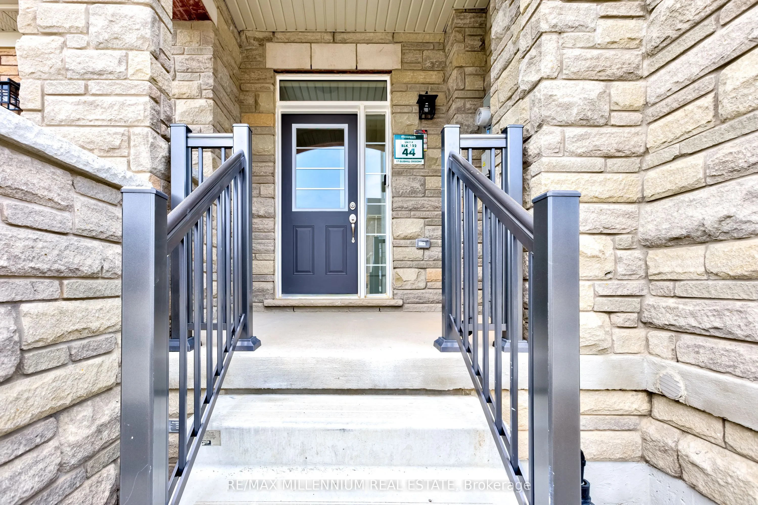 23 Gledhill Crescent