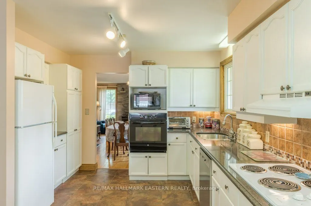 823 Wedgewood Court