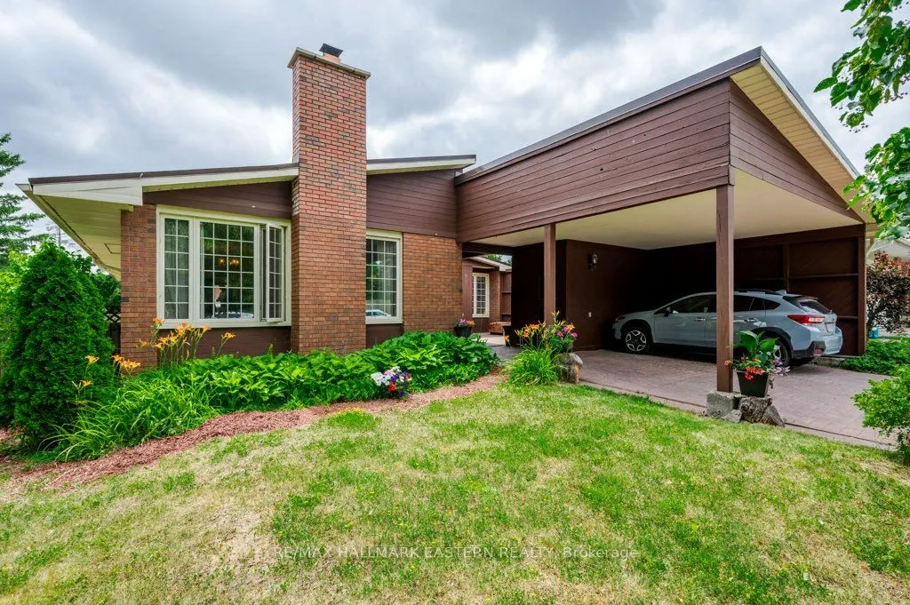 823 Wedgewood Court
