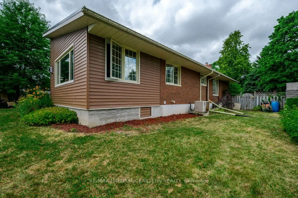 823 Wedgewood Court