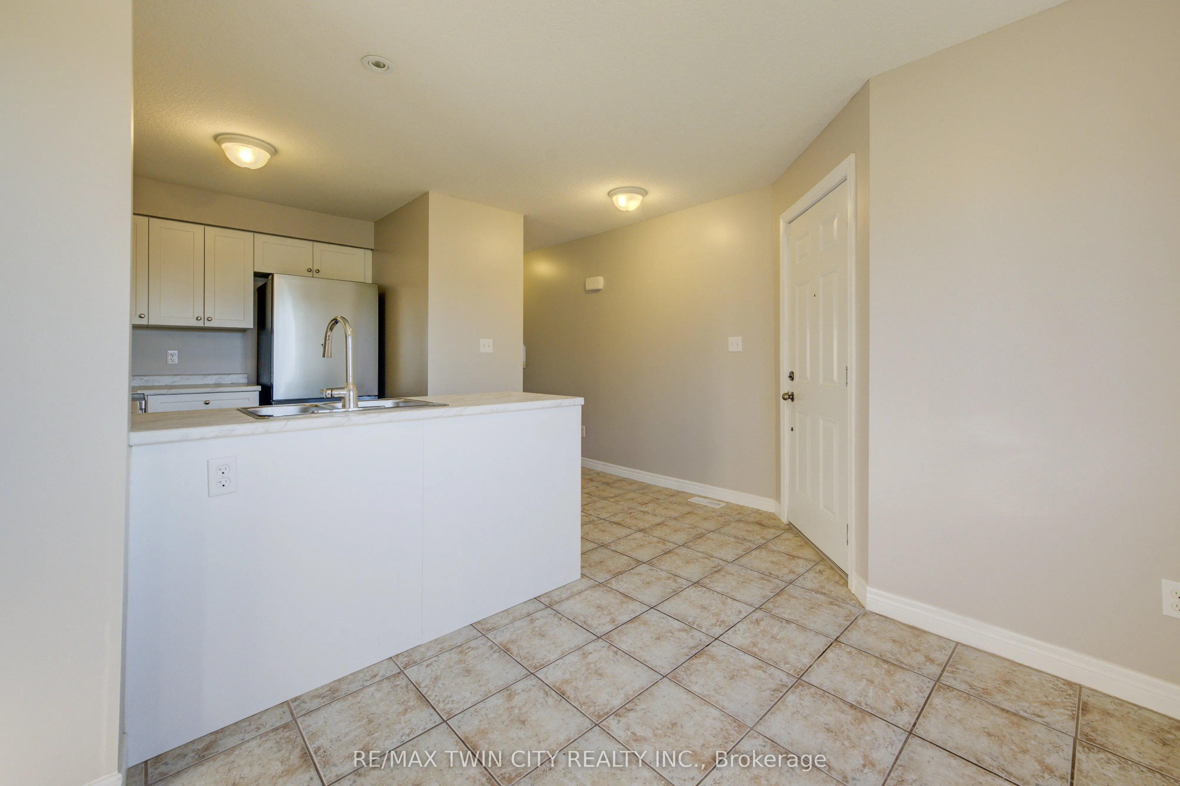 642 Woodlawn Road E, #642A
