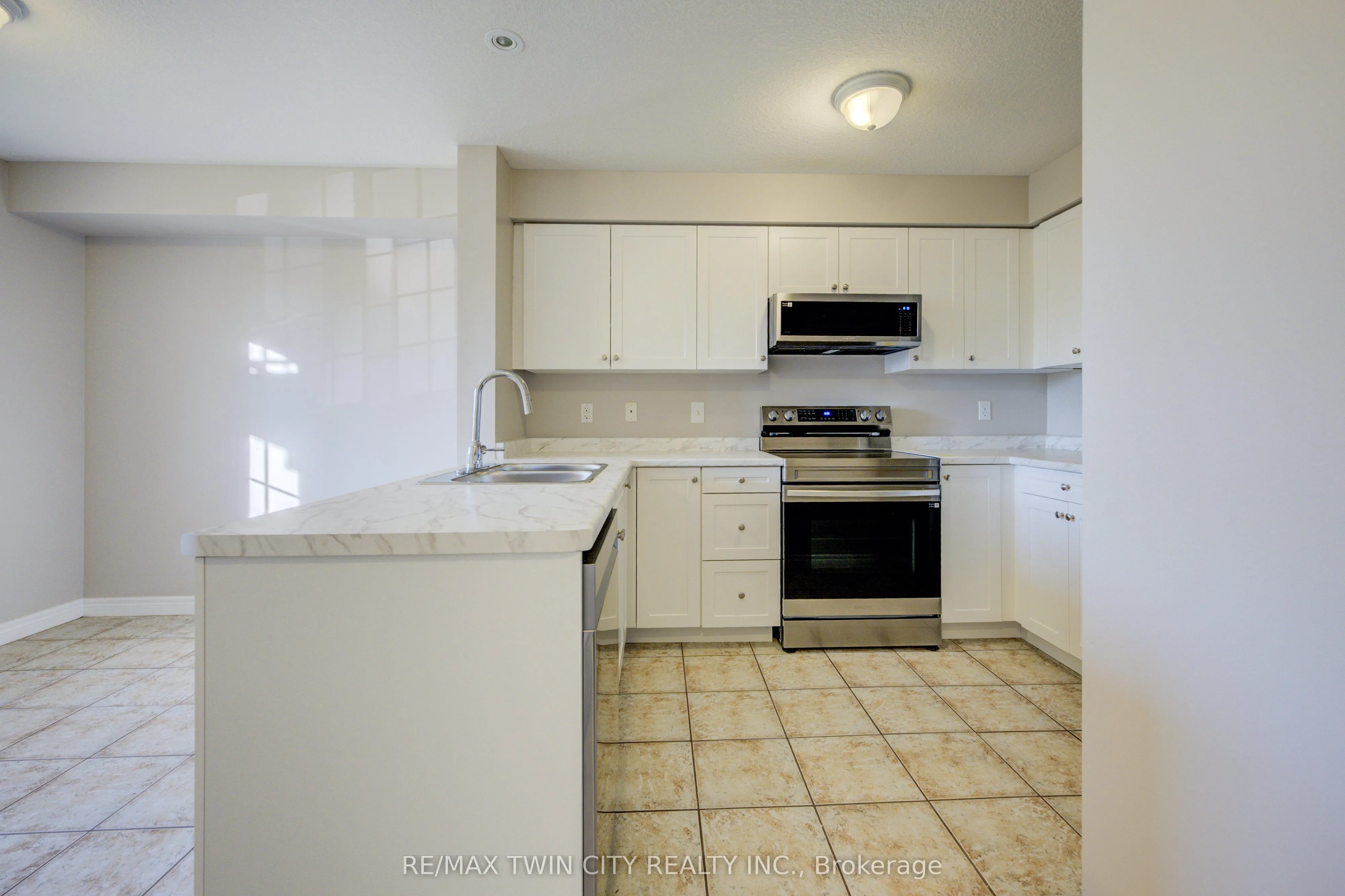 642 Woodlawn Road E, #642A