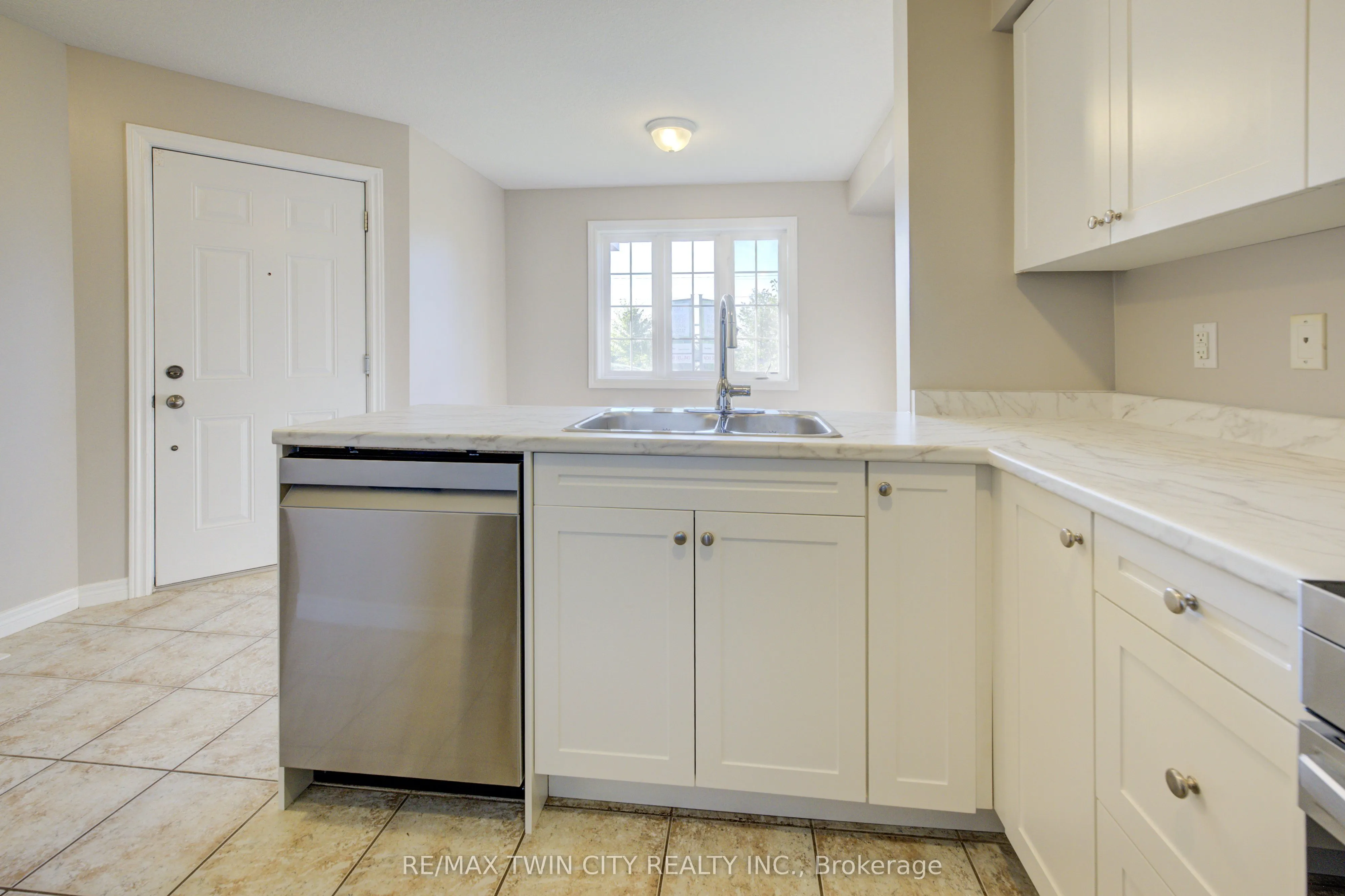 642 Woodlawn Road E, #642A