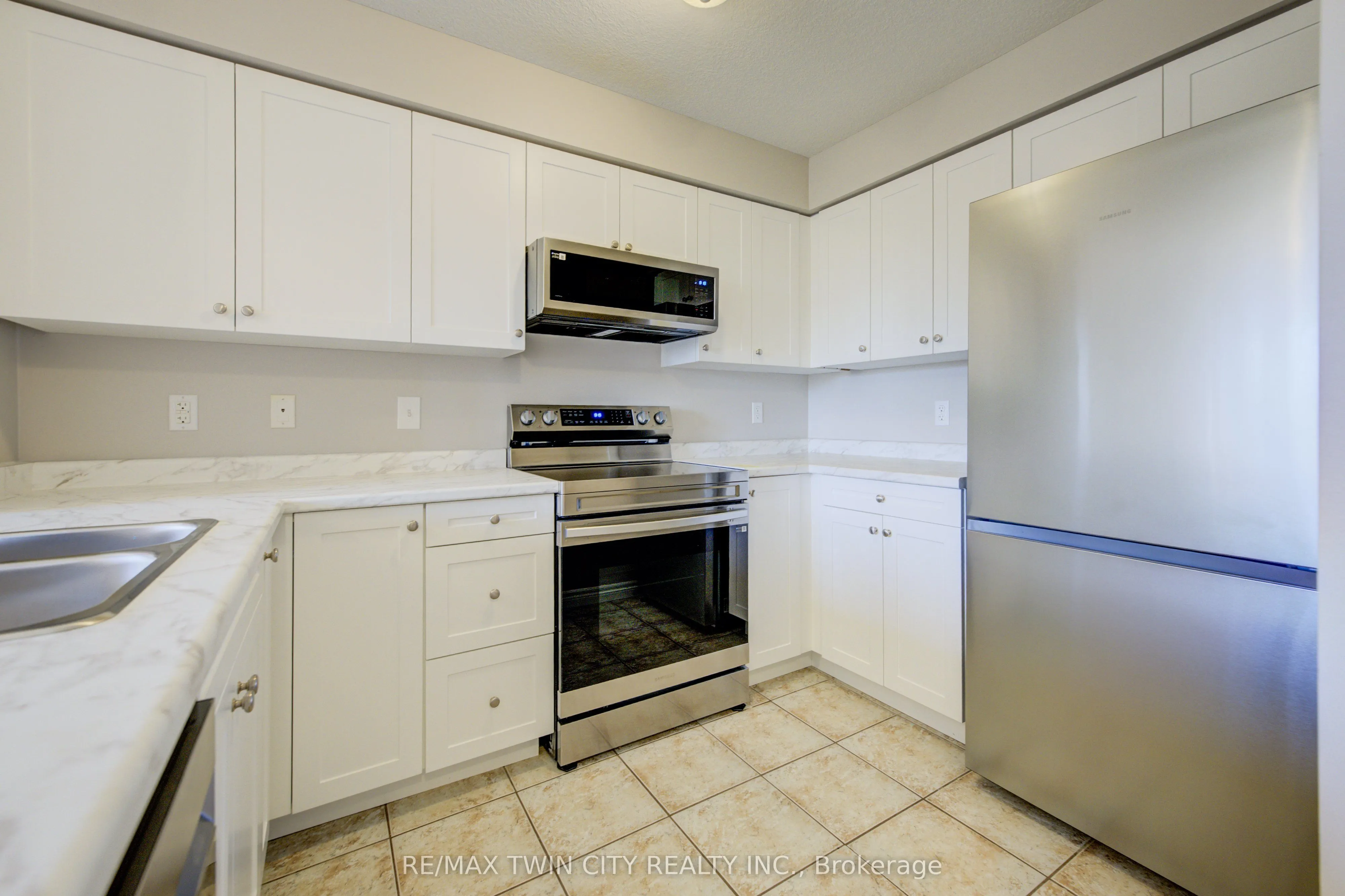 642 Woodlawn Road E, #642A