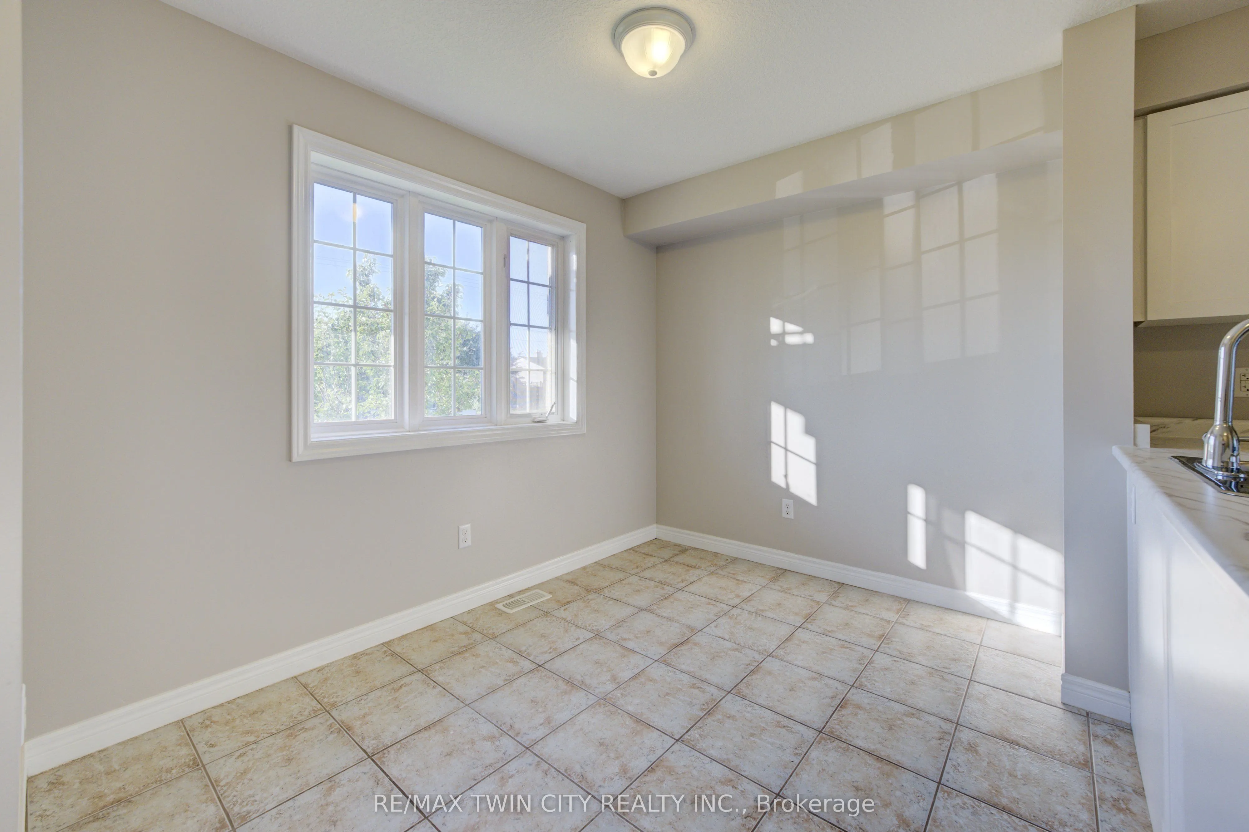 642 Woodlawn Road E, #642A