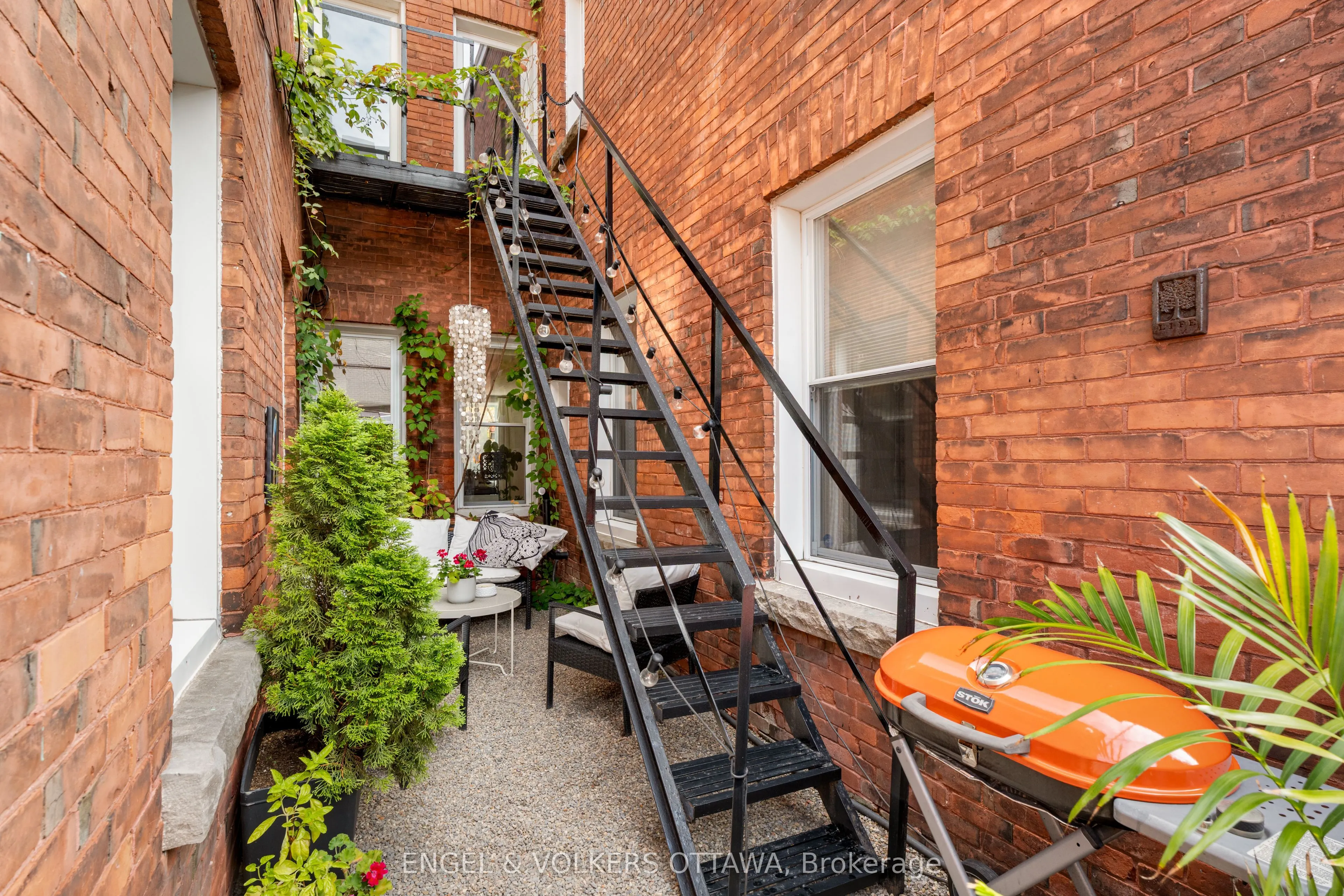 378-380 BOOTH Street