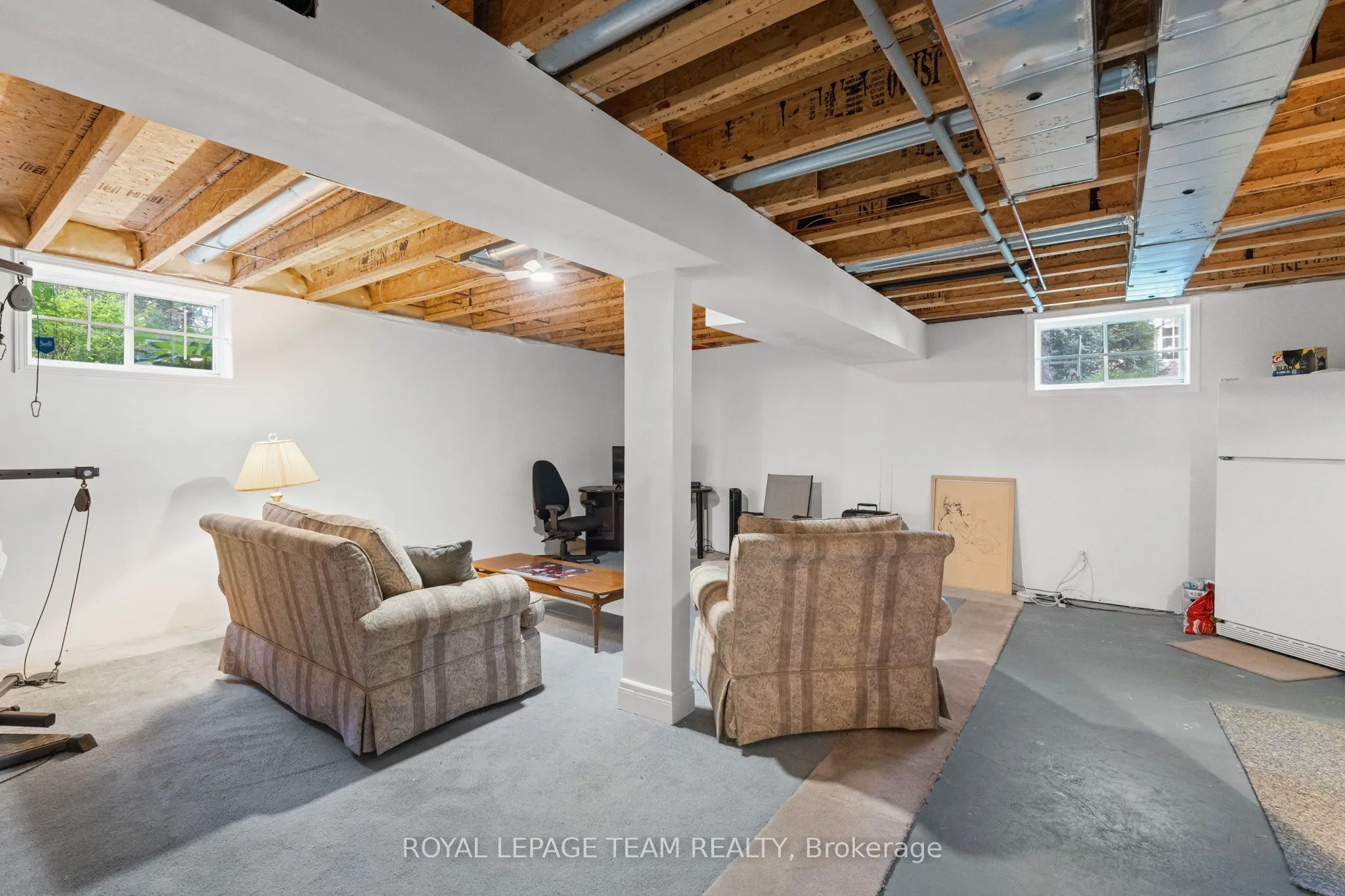 6825 Sunset Boulevard